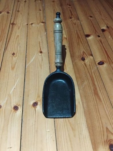 Vintage Style Cast Iron Coal Shovel
