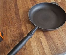 Cast iron skillet new.