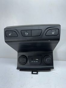 Hyundai Ix35 2015 Heated Seat Switches USB Center Switch panel 933102Y800TAN A2l6b6s