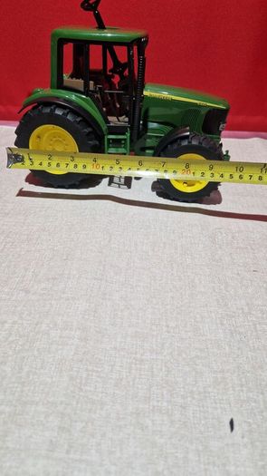 Bruder John Deere 6920  toy tractor in 1:16 scale