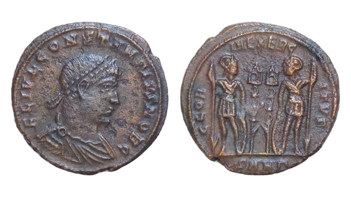 Constantius II caesar 337-361 AE18mm 2,6g  Herakleia Soldiers Military Standarts