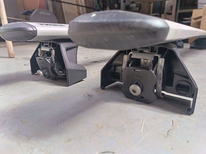 Thule roof racks and footings
