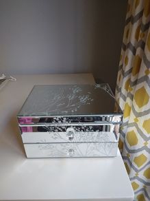 Jewellery box