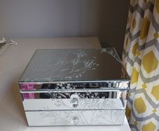 Jewellery box