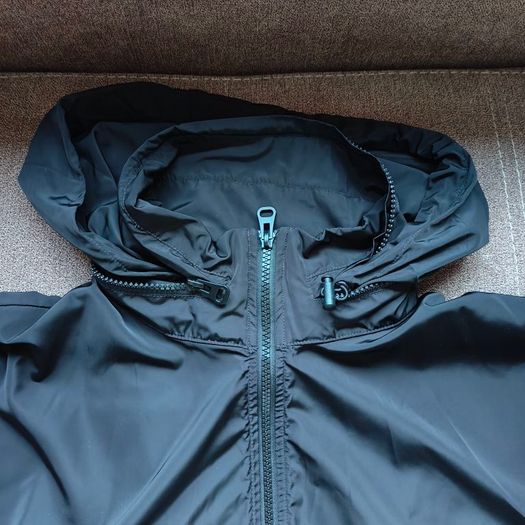 black ZARA cropped windbreaker, size XS