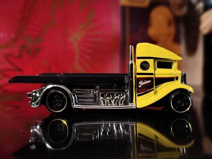 Fast-Bed Hauler ! TREASURE HUNT ! From HW Metro Series ! 2018 ! Hot Wheels ! Mattel !