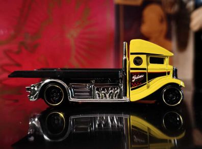 Fast-Bed Hauler ! TREASURE HUNT ! From HW Metro Series ! 2018 ! Hot Wheels ! Mattel !