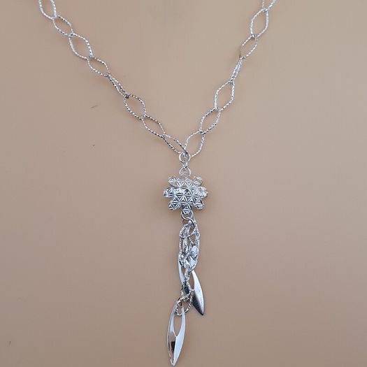 25 Sterling Silver Geometric Flower Pendant Necklace with Leaf Charms Modern Elegant Chain Jewelry