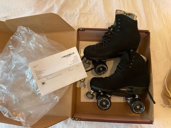 Moxi Lolli Skates - Black Suede. Ladies UK6/ US 7