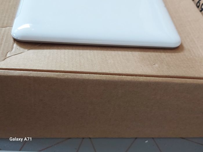 Samsung Galaxy Tab 2, Model GT-P5110, White, Comes with charging Cable, Pin Locked, for parts or repair