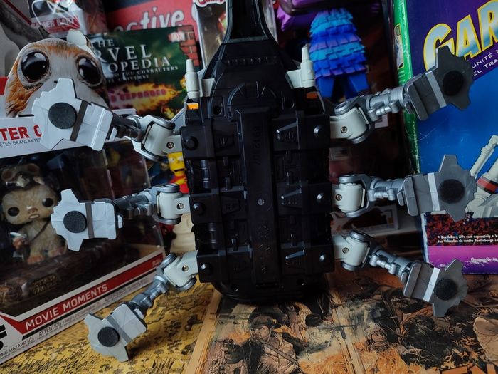 Gargantis ! The Mobile Attack Carrier ! BeetleBorgs ! 1996 ! by BANDAI ! Retro ! Vintage !