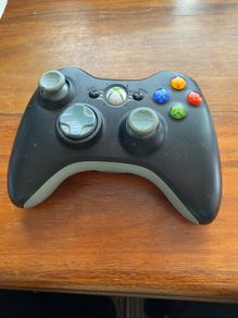 xbox 360 controller for parts - untested - missing battery slot
