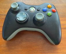 xbox 360 controller for parts - untested - missing battery slot