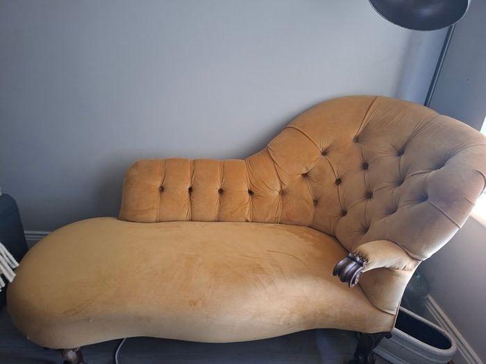 Chaise Lounge