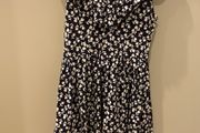 Pretty navy floral dress 4-5years
