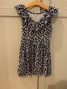 Pretty navy floral dress 4-5years