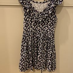Pretty navy floral dress 4-5years