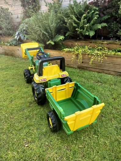 Rolly Junior John Deere with front loader and trailer