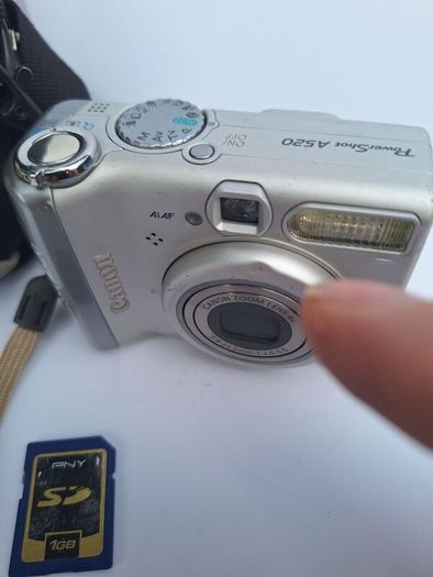 Canon PowerShot A520 digital camera