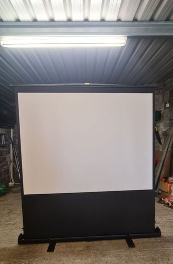 Durnic Projector Screen