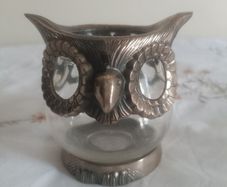 Tea light candle holder