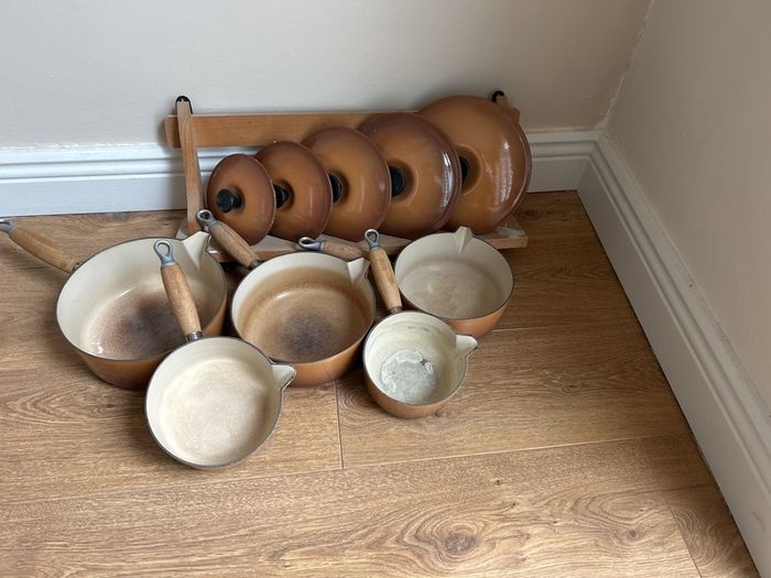 1980 le creuset pot set