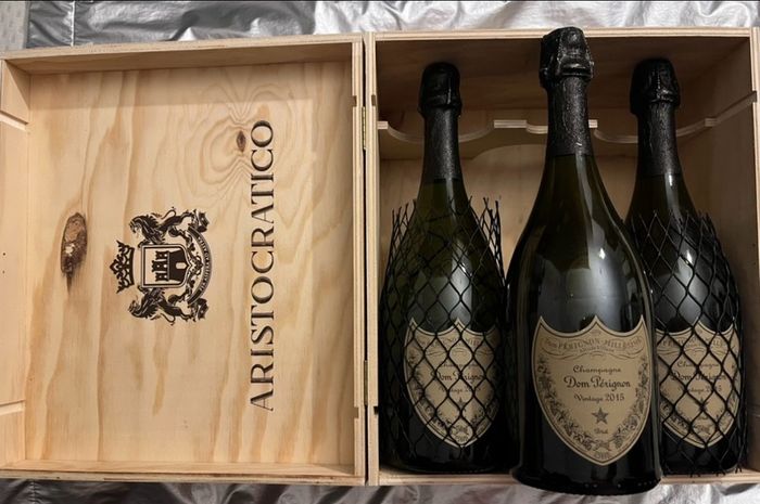 Wooden Wine champagne Box holds 6 bottles