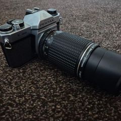 pentax k1000 with 80-200 zoom lens MINT