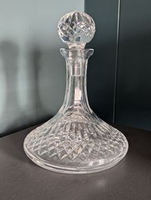 Crystal Waterford glass decanter with stopper - excellent condition
