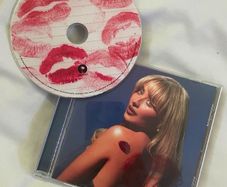 Sabrina Carpenter CD