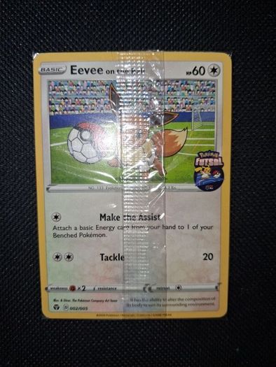 Pokemon Card : Eevee on the ball 002