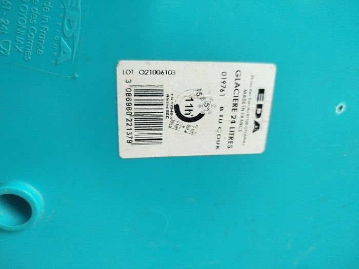 24 Litre EDA Cooler Box