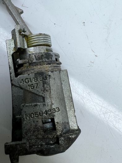 Audi A6 C7 front Right door lock Driver Side N0504363 4G18837167 A2l6b2s