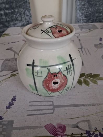 Crom Abu Pottery
