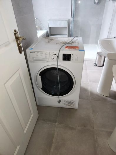 Washing machine/Dryers (coin operated) / Dryer