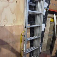 Triple  Extension Ladder