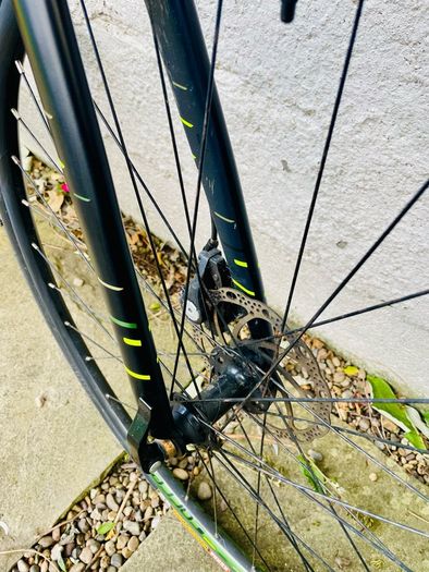 Carrera Crixus Gravel Adventure Bike Medium 18 inch Frame Shimano Claris Disc Brakes