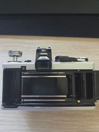 Olympus OM2N 35mm camera and Zuiko f1.4 50mm lens