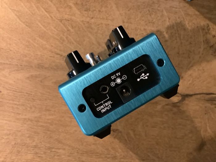 Source Audio Lunar Phaser Pedal box