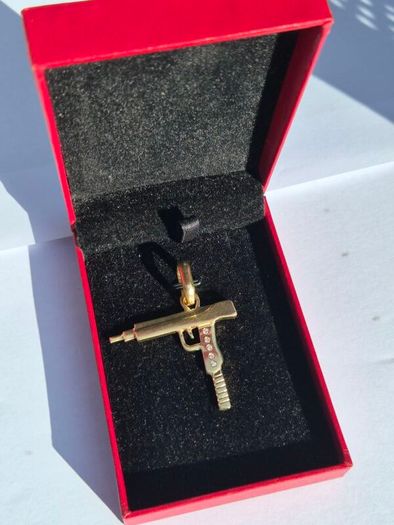 18K Gold Pendant