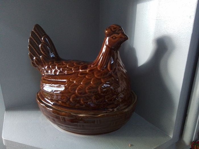 Ceramic Egg Minder