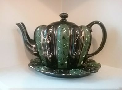 Vintage Teapot & Stand