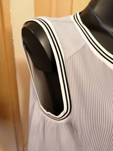 Women's Top Nwot Size 14
