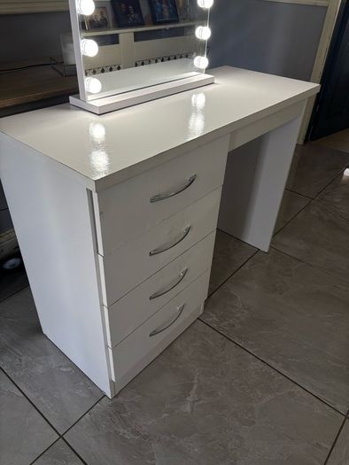 Hollywood mirror and table