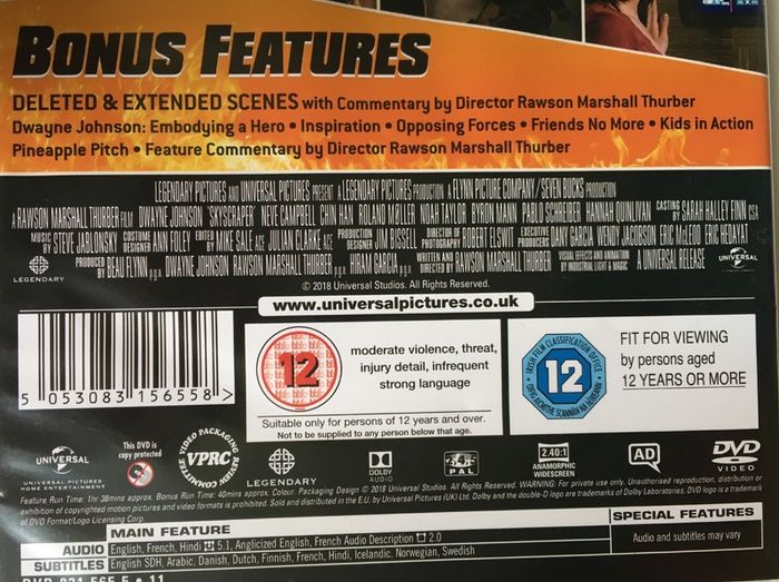 Skyscraper [2018] Dwayne Johnson, Neve Campbell, Chin Han, Roland Moller, Noah Taylor, Byron Mann, Pablo Schreiber, and Hannah Quinlivan [Movie DVD]