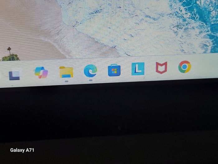 Lenovo V155-15API, AMD Ryzen 5 3500U with Radeon Vegan Mobile Gfx, 2.1GHz, 8GB Ram,  256GN SSD, Windows 11, Microsoft Edge, Chrome and VLC