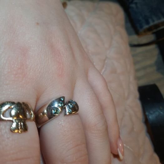 sterling silver ring with blue stones