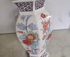 Vintage Royal Winton  Decorative Fine Ceramic Vase 17cm