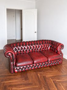 Beautiful Oxblood leather Chesterfield 3 seater sofa