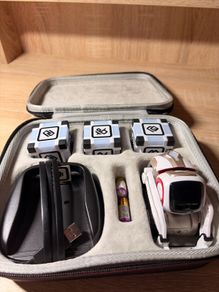 Anki Cozmo STEM Robot + 3 Working Cubes + Case